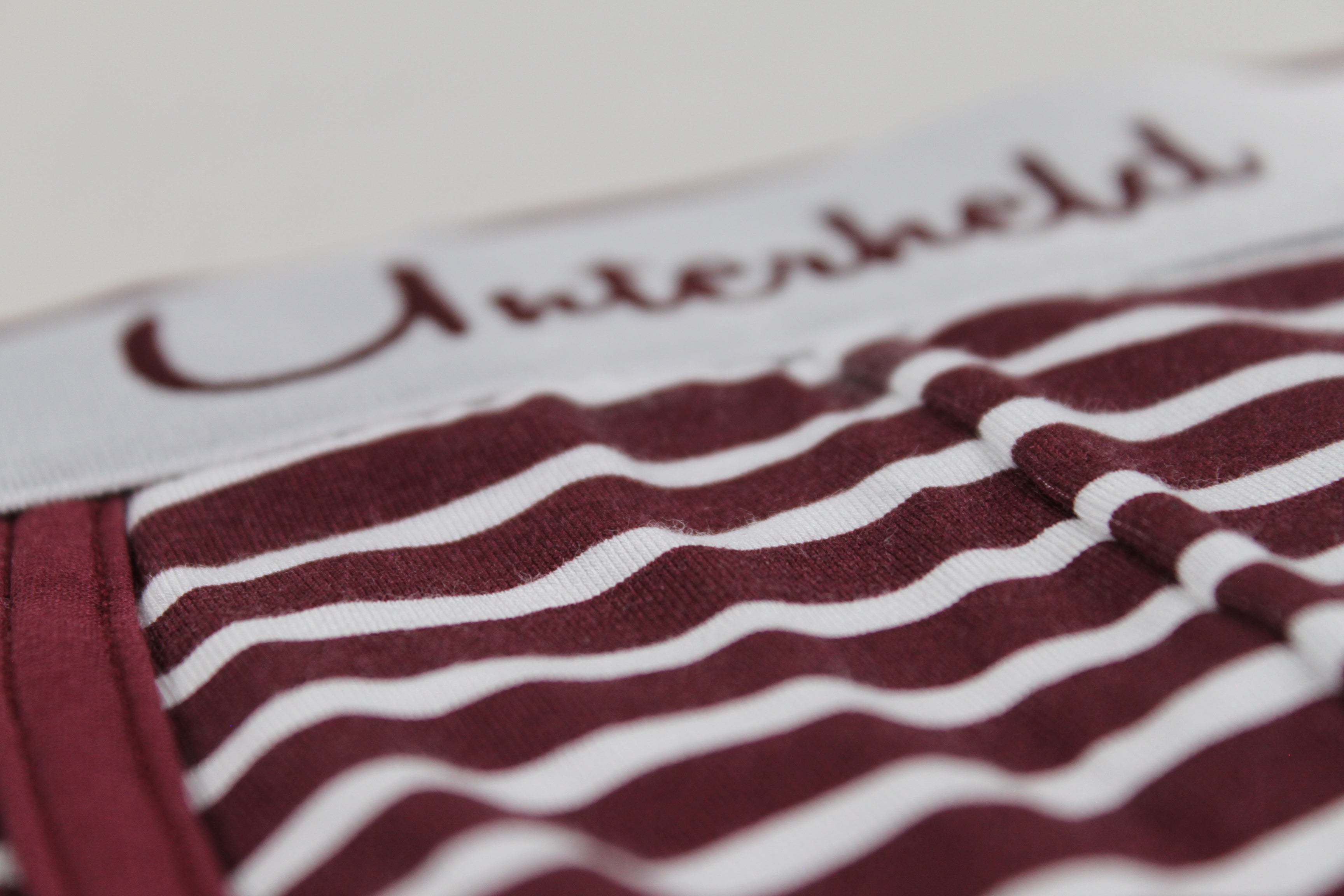 Striped Hero – Bordeaux Edition | Boxershorts Herren aus TENCEL™ Modal